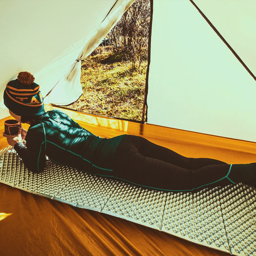 Camping Mat, Portable Sleeping Pad with Foam Cushioning, Waterproof and Moisture‑Proof Picnic Bed Mattress for Travel and Trekking